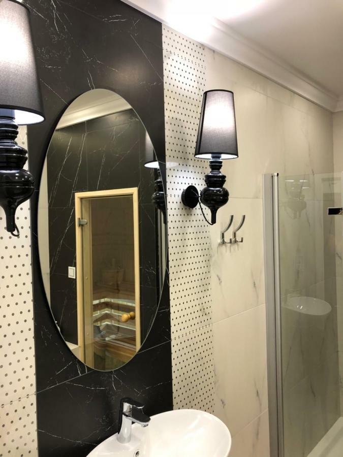 Family & Business Sauna Apartments Paderewskiego Sienkiewicza No2 Centrum Downtown - 2 Bedroom With Private Sauna, Bath With Hydromassage, Parking Кельце Экстерьер фото
